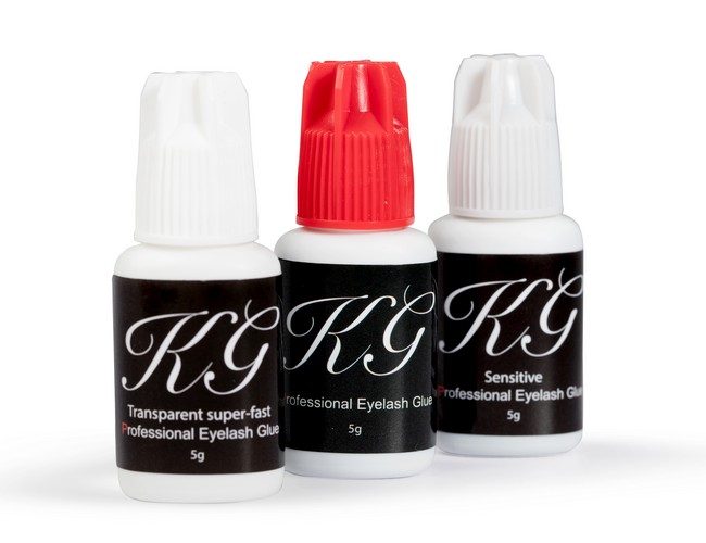 The Best Eyelash Glue:  Buying Guide